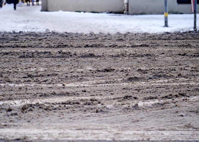 Limbažu novadā noteikti transporta masas ierobežojumi uz ceļiem