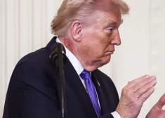 Странное пятно на шее Трампа вновь заставило обсуждать его здоровье