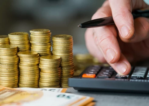 Saeimas komisija atbalsta priekšlikumu par virsstundu piemaksu sliekšņa samazināšanu.