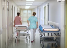 Gripa sāk lēnām atkāpties, taču slimnīcās pieaug pacientu skaits ar smagām elpceļu infekcijām