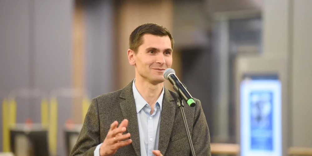 Pianists Vestards Šimkus.