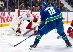 Bļugeram liels spēles laiks un noraidījums svarīgā brīdī "Canucks" septītajā zaudējumā pēc kārtas