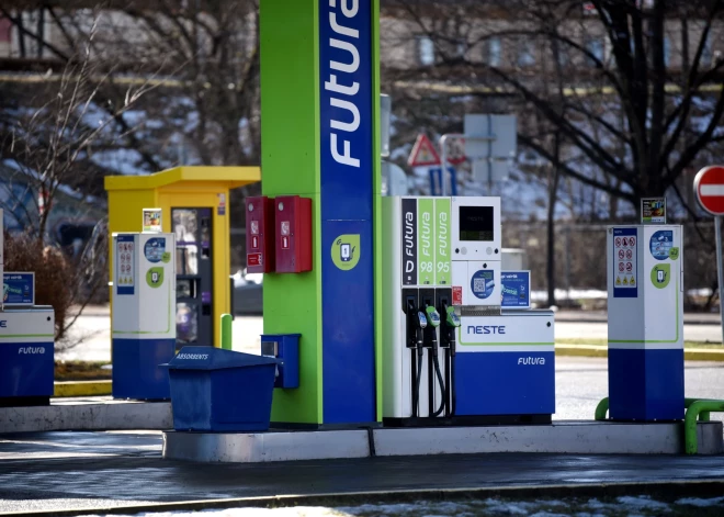 Degvielas cenas strauji aug – ministrs norāda, ka Konkurences padome seko līdzi situācijai