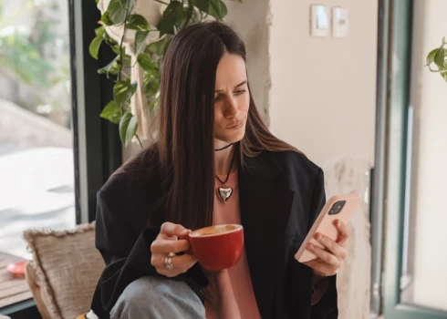 Ja bērns jāizņem no dārziņa, automātiski tiek pieņemts, ka jāzvana mammai. Pat ja bērnudārza darbinieki ir informēti, ka šajā ģimenē bērnudārza lietas ir tēta pārraudzībā.