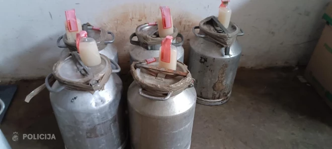 Februāra beigās Valsts policijas Latgales reģiona pārvaldes Dienvidlatgales iecirkņa Izmeklēšanas nodaļas amatpersonas veica vairākus operatīvos pasākumus saistībā ar narkotisko vielu nelikumīgu apriti Daugavpilī un Augšdaugavas novadā.