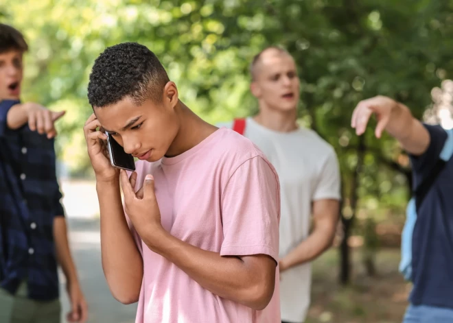 Латвийский Фонд интеграции общества попал в скандал - снял ролик об уважении к иностранным языкам! Пришлось удалять
