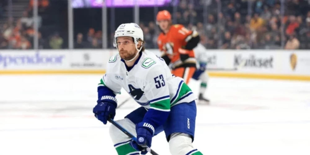 Teodors Bļugers varbūt pēdējo spēli Vankūverā jau aizvadījis. 