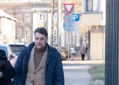 VIDEO; FOTO: Rīgā lielā slepenībā tiesā skandalozo mūku Zaščirinski. Jauns.lv konfrontē garīdznieku pie tiesas durvīm