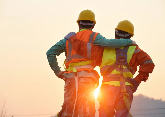 Латвийскому бизнесу не хватает 20-40 тысяч работников. Где их брать - здесь или за границей?