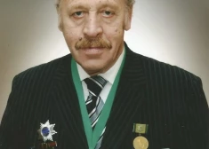 Депутату Рижской думы Плинеру грозит штраф в 350 евро - он выложил в соцсети фото с советскими наградами