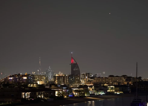 Otrā lidmašīna no Dubaijas, kura ir viena no Irānas apšaudītajām pilsētām, varētu ielidot Rīgā 7. martā plkst. 03.10.