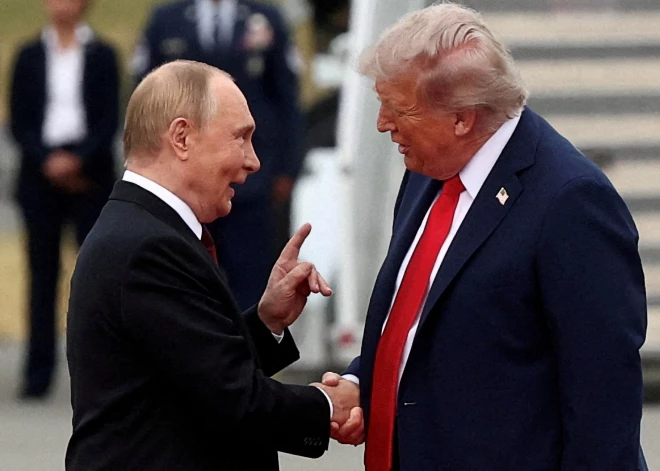 Tramps atkal vaino Zelenski par kara turpināšanos: Putins grib noslēgt vienošanos, bet viņš iespītējies