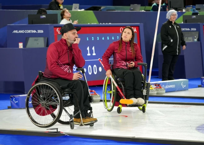 Ratiņkērlingisti Rožkova/Lasmans cieš trešo neveiksmi paralimpisko spēļu turnīrā