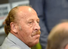 Депутату Рижской думы Плинеру грозит штраф в 350 евро - он выложил в соцсети фото с советскими наградами