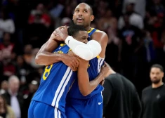 Porziņģis dodas izbraukumā, bet vēl nespēlē; "Warriors" bez līderiem apspēlē spēcīgo "Rockets"