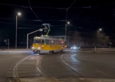 ВИДЕО: впервые за 40 лет в Риге по новым рельсам прошел тестовый трамвай