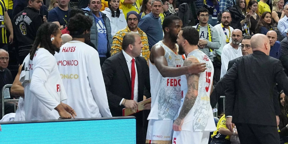 Konflikta karstumā nācās iesaistīties pārējiem "Monaco" spēlētājiem.