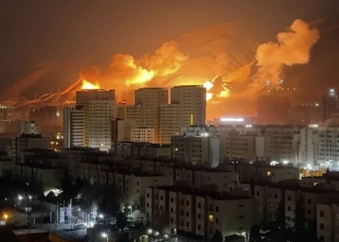 Raķešu triecieni Teherānā.