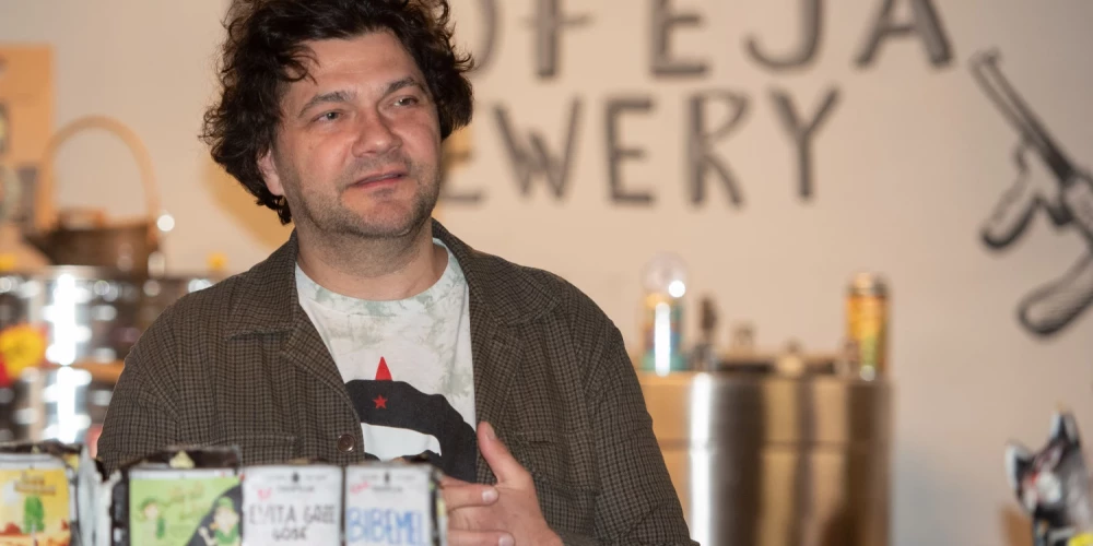 Ar Jauns.lv komandu viesojāmies mazākajā alusdarītavā Latvija – alusbrūzī “Trofeja”.