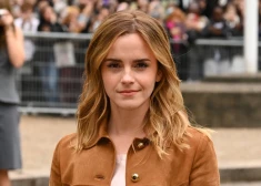 Aktrise Emma Vatsone.