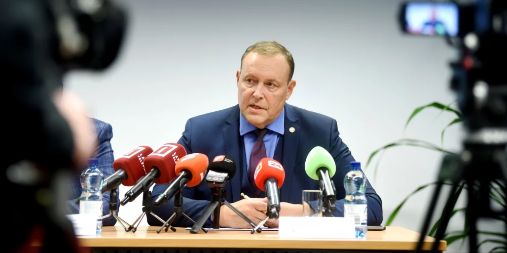 Во время заседания министр внутренних дел Латвии Рихардс Козловскис призвал страны ЕС прекратить выдачу туристических виз гражданам России.