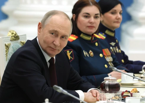 Putins un Krievijas Bruņoto spēku komunikāciju speciāliste "vienojās", ka "Telegram" ir "naidīgs" un būtu jāaizliedz.