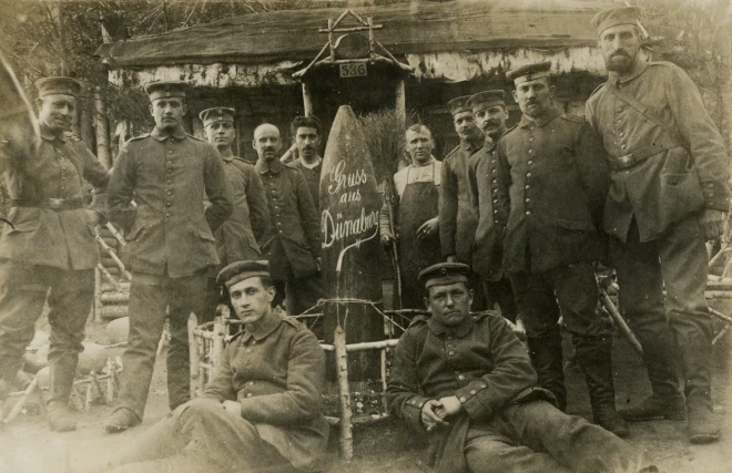 Vācu kājnieku pulka karavīri pozīcijās Medumu apkārtnē (1916–1917).