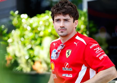 "Ferrari" pilots Šarls Leklērs, neraugoties uz panākumu pirmajā treniņsesijā uzskata, ka "Mercedes" ir krietni priekšā.