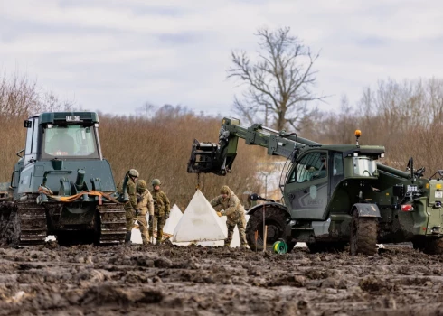 Установка противомобильных заграждений.