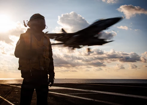 Kopš ASV un Izraēlas operācijas sākuma Krievija nodevusi Irānai informāciju par ASV militāro objektu, tajā skaitā kuģu un lidmašīnu, izvietojumu.