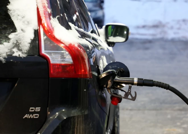 Klimata un enerģētikas ministrija mierina: nekas neliecina, ka būtu traucējumi degvielas piegāžu ķēdē vai apgādes riski