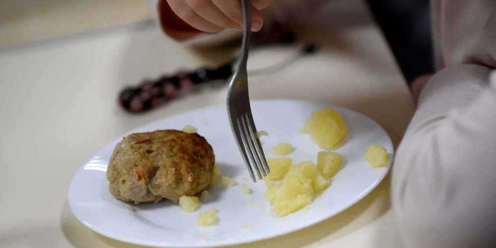 No 1. jūnija līdz 31. augustam – vecākiem būs jāveic daļējs līdzmaksājums 2 eiro apmērā/dienā.