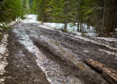 Pa vienu Smiltenes novada lauku ceļu vairs nedrīkst pārvadāt kravas