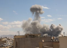 Пентагон использовал Claude для ударов по Ирану и заключил соглашение с создателем ChatGPT. Как нейросети стали важным оружием в современных войнах?