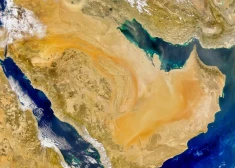 Persijas līcī kara dēļ iestrēguši 20 000 jūrnieku