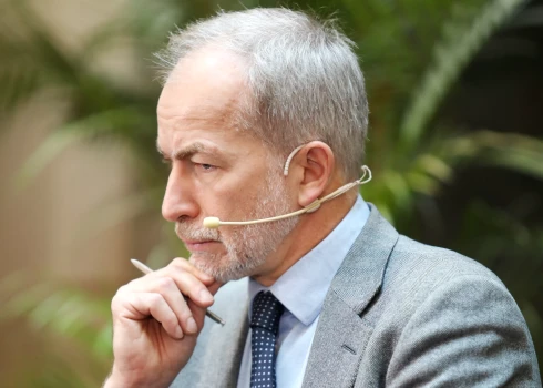 Управляющий партнер адвокатского бюро COBALT Лаурис Лиепа считает, что в условиях кризиса власти могут попытаться ограничить доступ к информации.