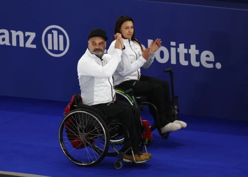 Ratiņkērlingisti Rožkova/Lasmans paralimpisko spēļu turnīrā tiek pie pirmās uzvaras.