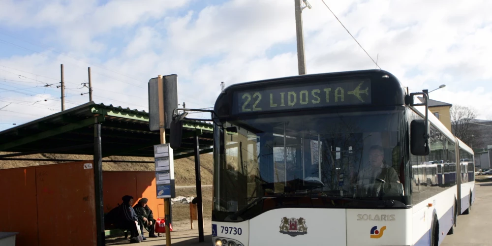 В Риге хотят запустить ночные рейсы 22-го автобуса в аэропорт уже в марте.