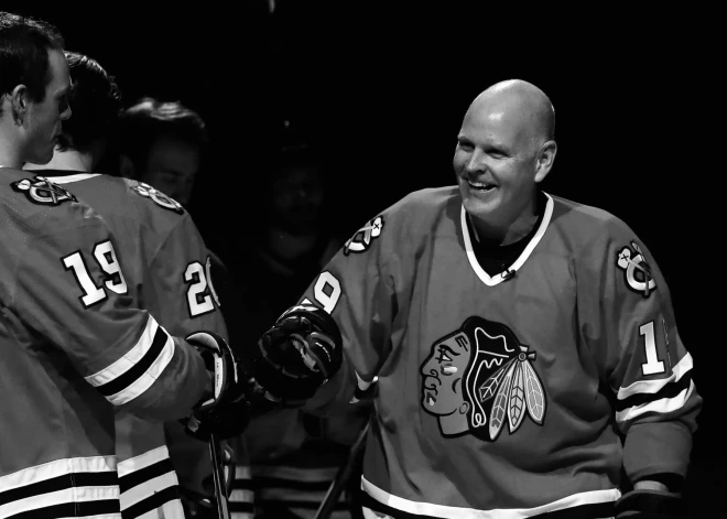 Mūžībā devies hokejists, kurš kopā ar Sandi Ozoliņu izcīnīja Stenlija kausu