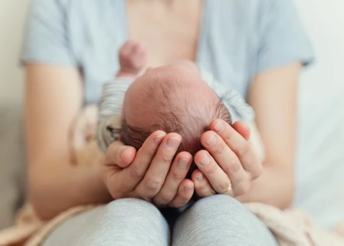 Bauskas novadā plāno dubultot pabalstu jaundzimušā aprūpei. 