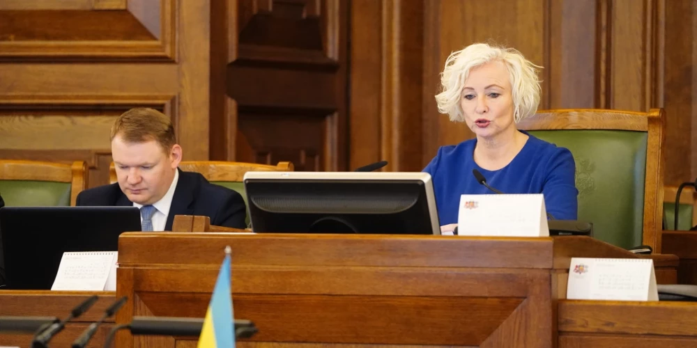 Saeimas deputātiem vislielāko algu 2026. gada janvārī saņēmusi Saeimas priekšsēdētāja Daiga Mieriņa (ZZS) - 7095,99 eiro.