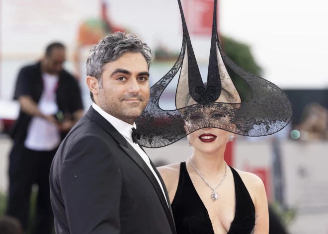 Леди Гага и Майкл Полански на красной дорожке фильма «Джокер: Безумие на двоих» в рамках 81-го Венецианского международного кинофестиваля, 4 сентября 2024 года, Венеция, Италия.