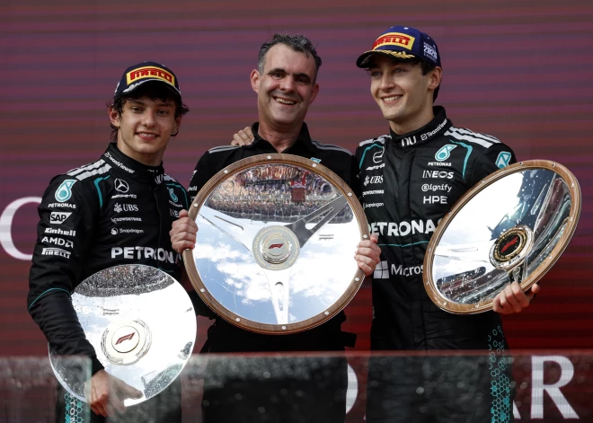 "Mercedes" piloti Austrālijas "Grand Prix" izcīna dubultuzvaru