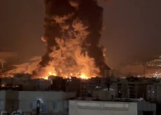 ASV un Izraēla veikusi triecienus Irānas naftas noliktavām: virs Teherānas pacēlušies indīgi dūmi. VIDEO