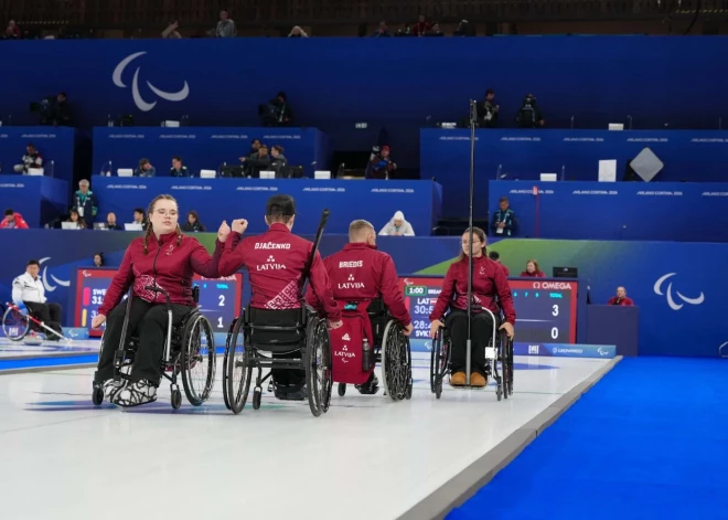 Latvijas ratiņkērlinga komanda paralimpiskajās spēlēs piekāpjas Zviedrijai