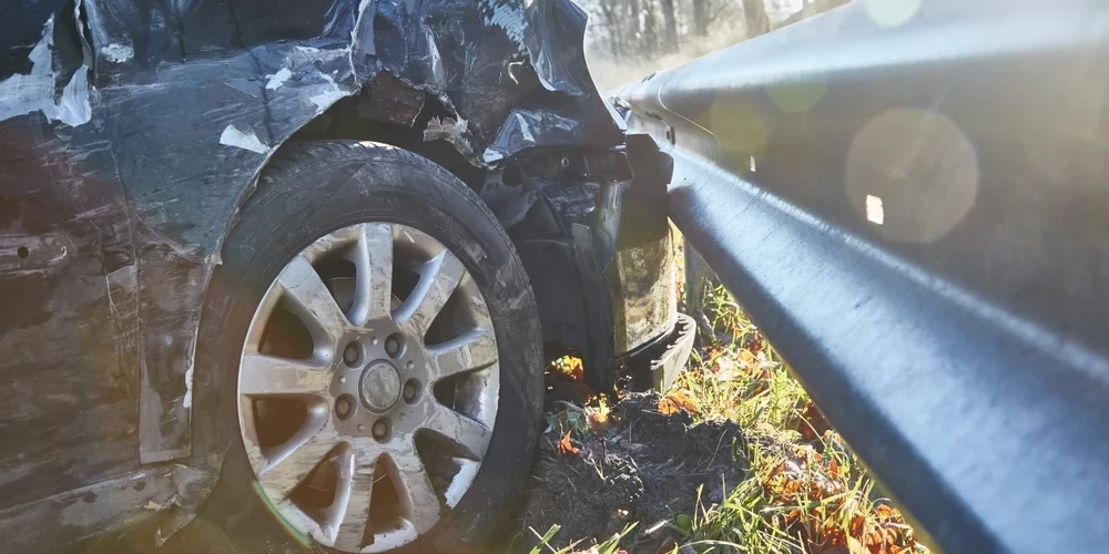 Ogres novadā ceļu satiksmes negadījumā cietuši divi cilvēki.