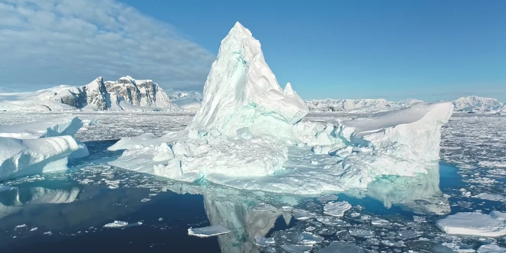 Londonas izmēra aisbergs pilnībā var izzust jau tuvākajās nedēļās.