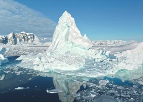 Londonas izmēra aisbergs pilnībā var izzust jau tuvākajās nedēļās.