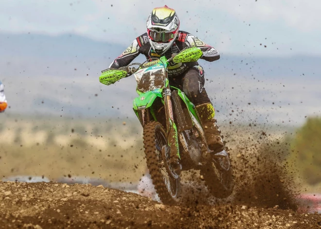 Jonass jauno pasaules motokrosa čempionāta sezonu sāk ar piekto vietu pirmajā braucienā