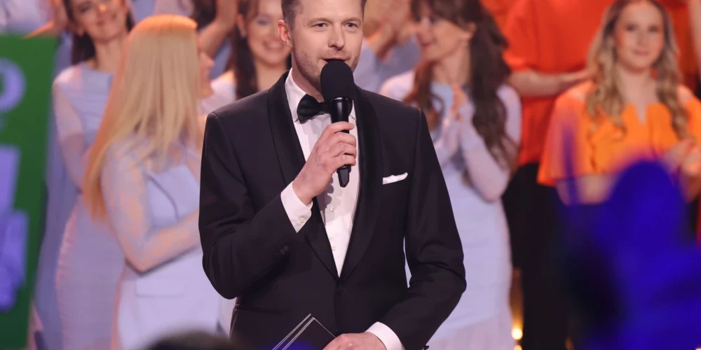 Vērienīgi aizvadīta šova “Koru kari” pirmā tiešraide.